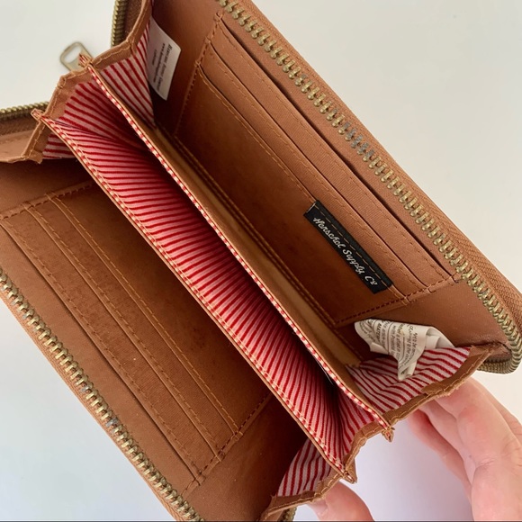 Herschel Supply Company Wallet - Picture 2 of 8